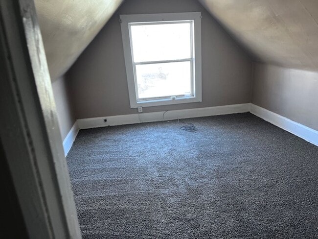 Building Photo - House for Rent 3 BR / 1 BA