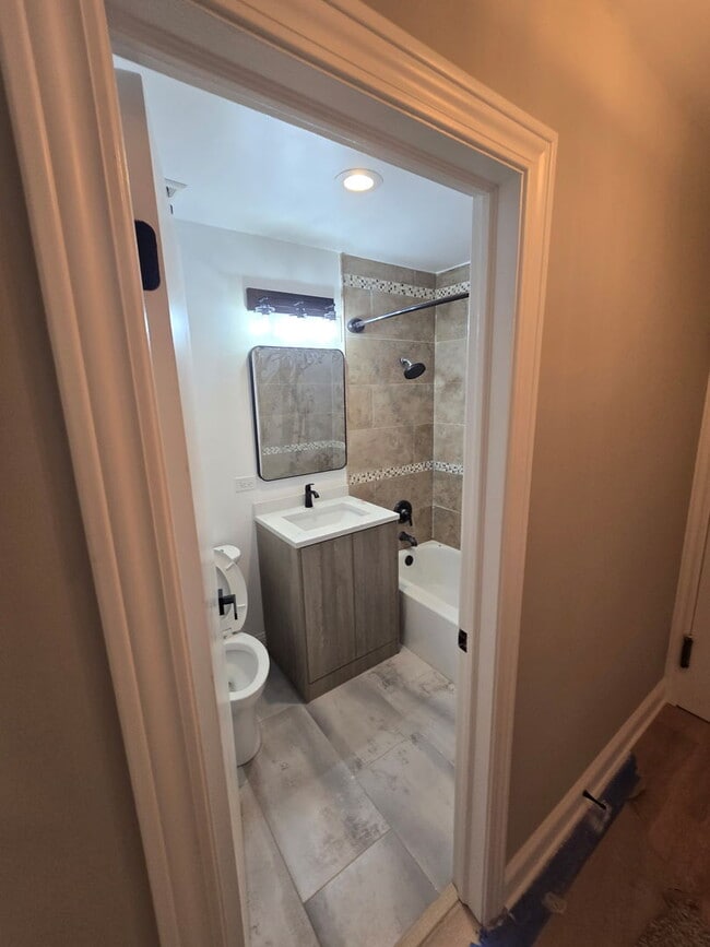 Building Photo - 1430 Sandstone Dr