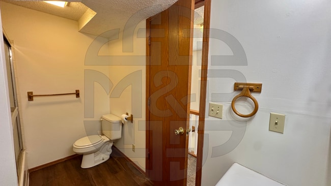 Building Photo - 130 W 10th St