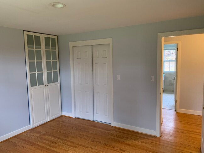 Building Photo - 19 Mohawk Dr