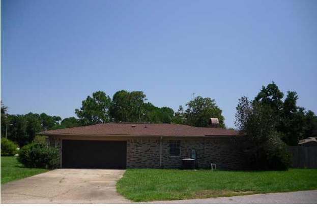Building Photo - 12081 Longwood Dr