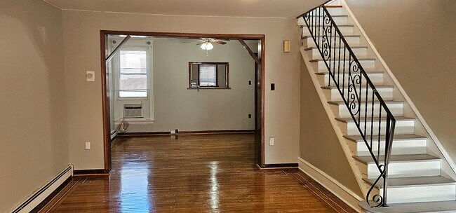 Building Photo - 5922 Loretto Ave