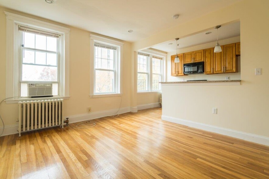 Building Photo - 287 Chestnut Ave