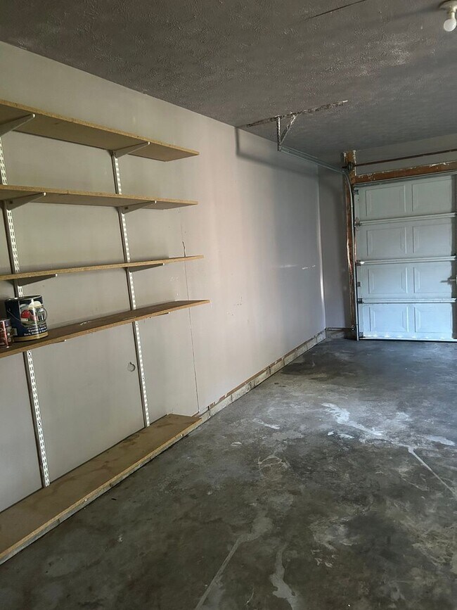 Building Photo - 4320 Roundtable Ct