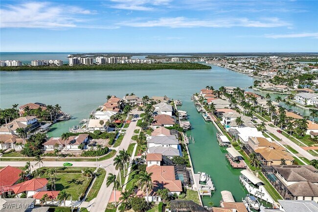 Building Photo - 911 Giralda Ct