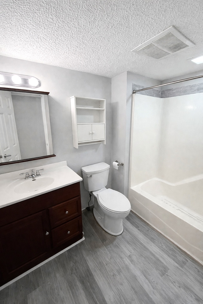 Building Photo - 2015 W Wilkins St