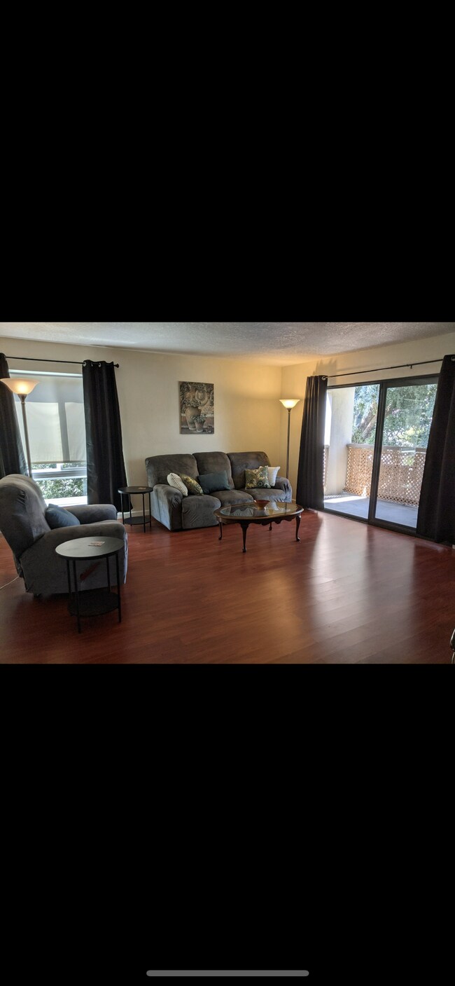 Building Photo - 310 N Civic Dr