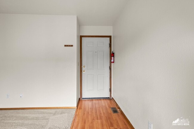 Building Photo - 7242 Foxridge Cir
