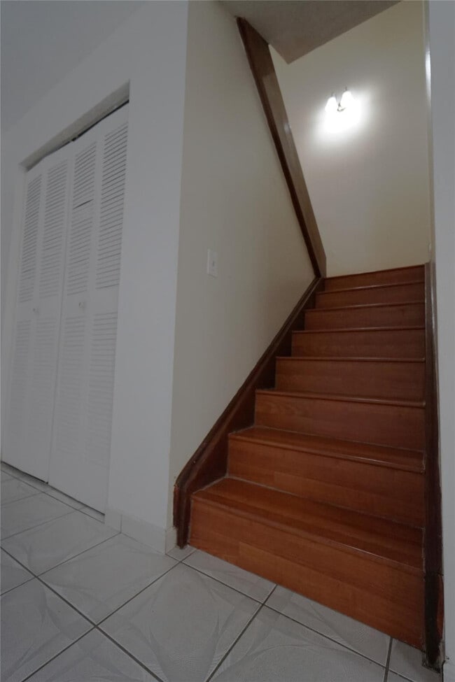 Building Photo - 6380 W 24th Ct