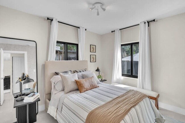 Building Photo - 400 NW 45th St