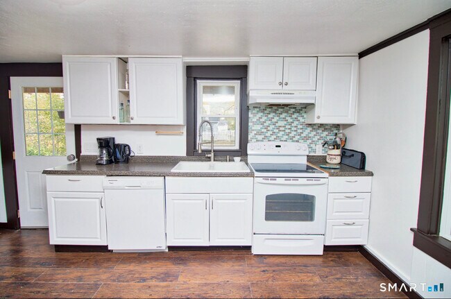 Building Photo - 15 Lower Rd