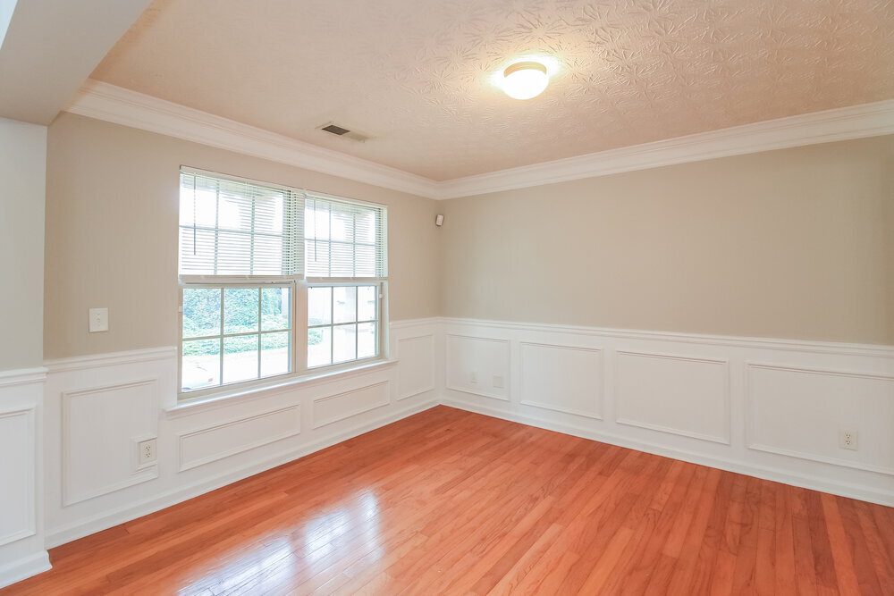 Building Photo - 565 McGiboney Ln