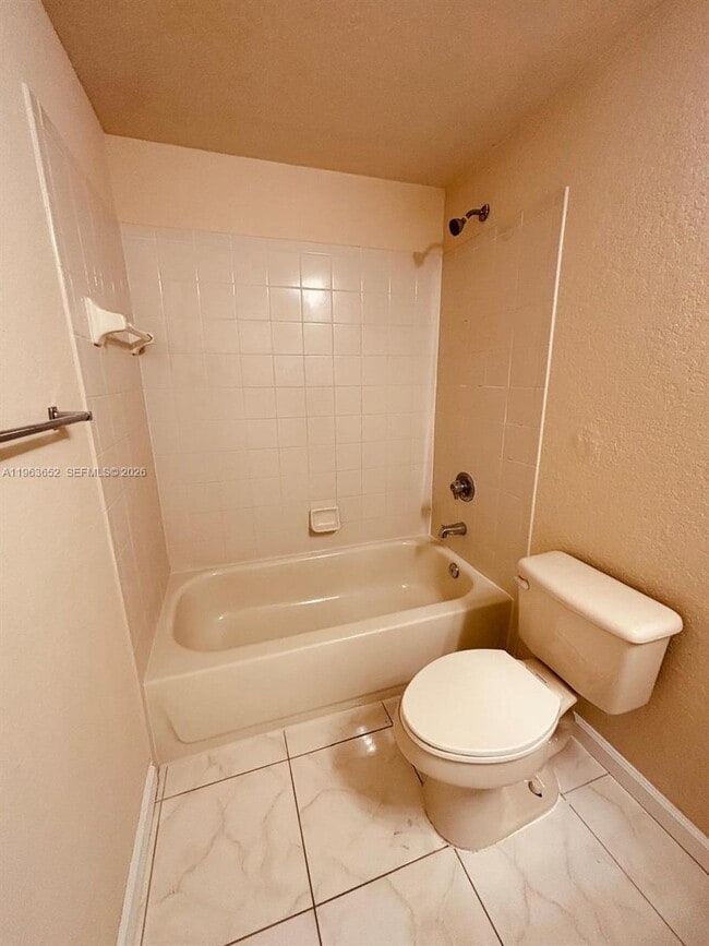 Building Photo - 204 Belmont Ln