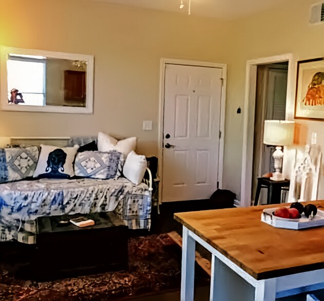 Building Photo - 1624 16th Ave S