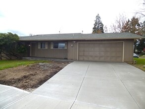 Building Photo - Rent Special: 1/2 Off April's Rent!!