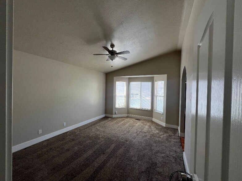 Building Photo - 114 Sweet Berry Dr