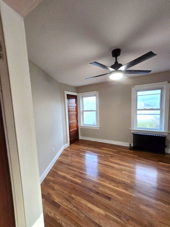 Building Photo - 848 Smith St