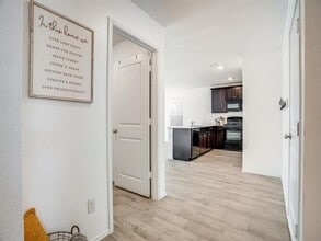 Building Photo - 1505 Helmoken Falls Dr