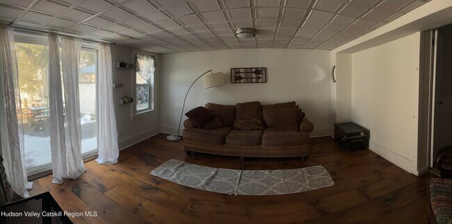 Building Photo - 648 Albany Turnpike