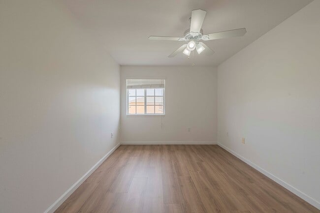 Building Photo - 3701 Titanic Cir