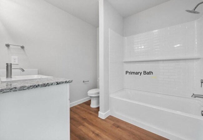 Building Photo - Fabulous and New! 3/2/2