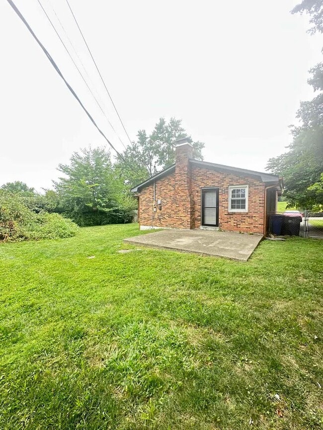 Building Photo - 732 Faulkner Ave