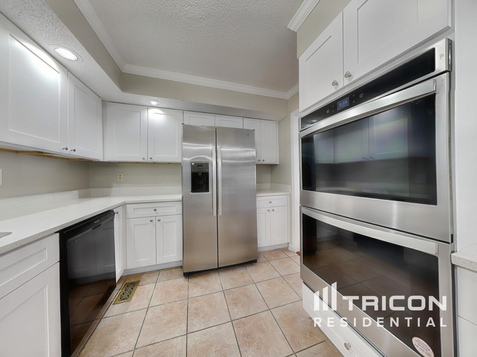 Building Photo - 2615 Sandstone Dr