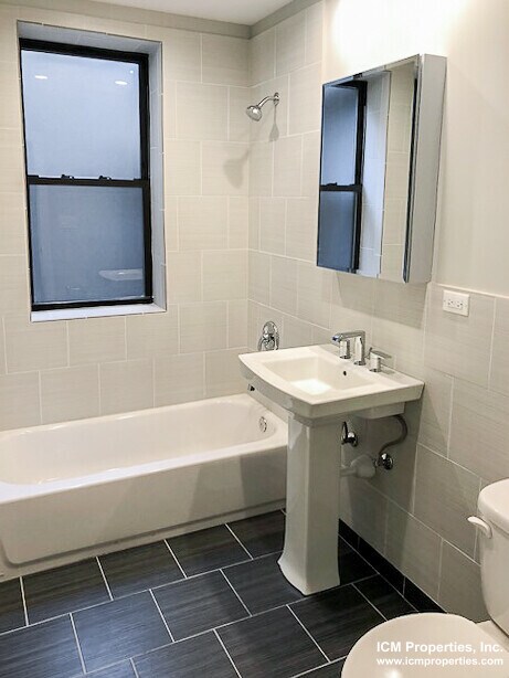 Building Photo - 3740 N Sheffield Ave