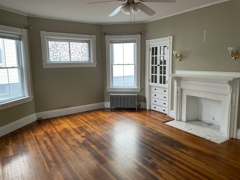 double parlor - dining room - 32 Preston St