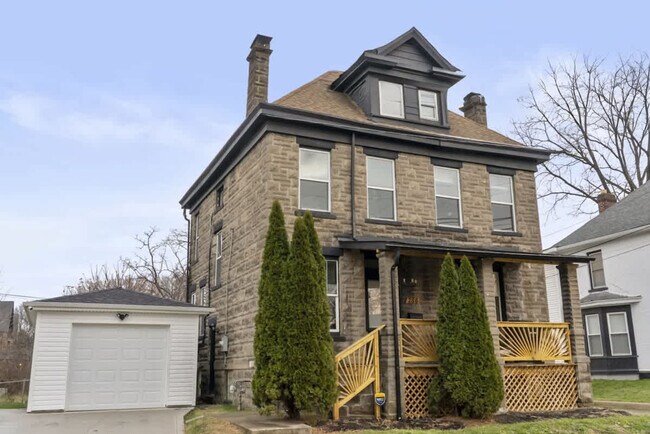 Building Photo - 286 Taylor Ave