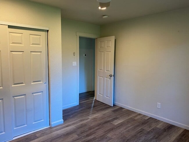 Building Photo - Nice Home in East Redding!