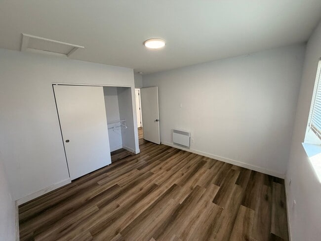 Building Photo - 11235 37th Ave SW