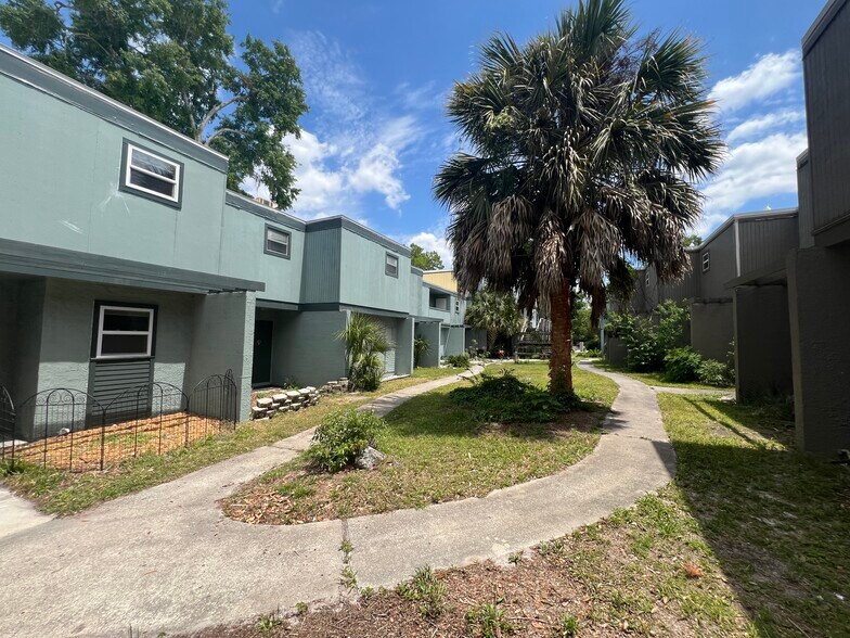 Building Photo - 711 SW 75th St