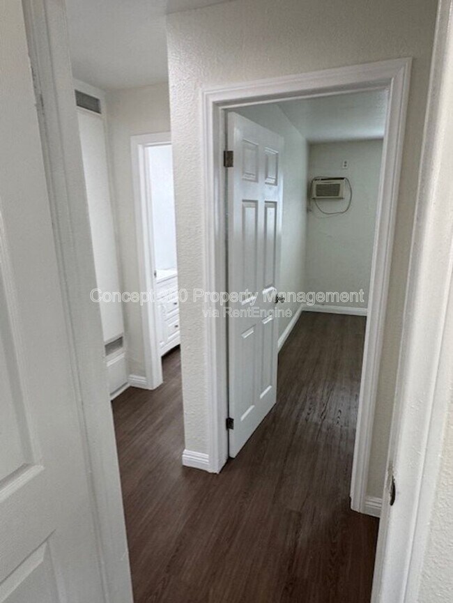 Building Photo - 2425 W Cameron St