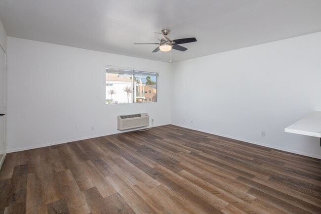 Interior Photo - The Sands
