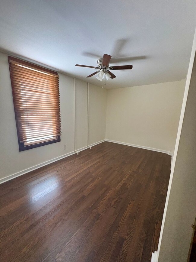 Building Photo - 7635 W Foster Ave