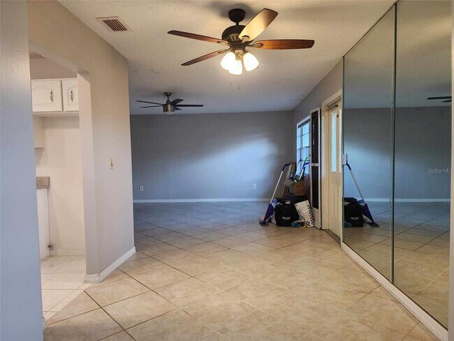 Building Photo - 1102 Halton Ct