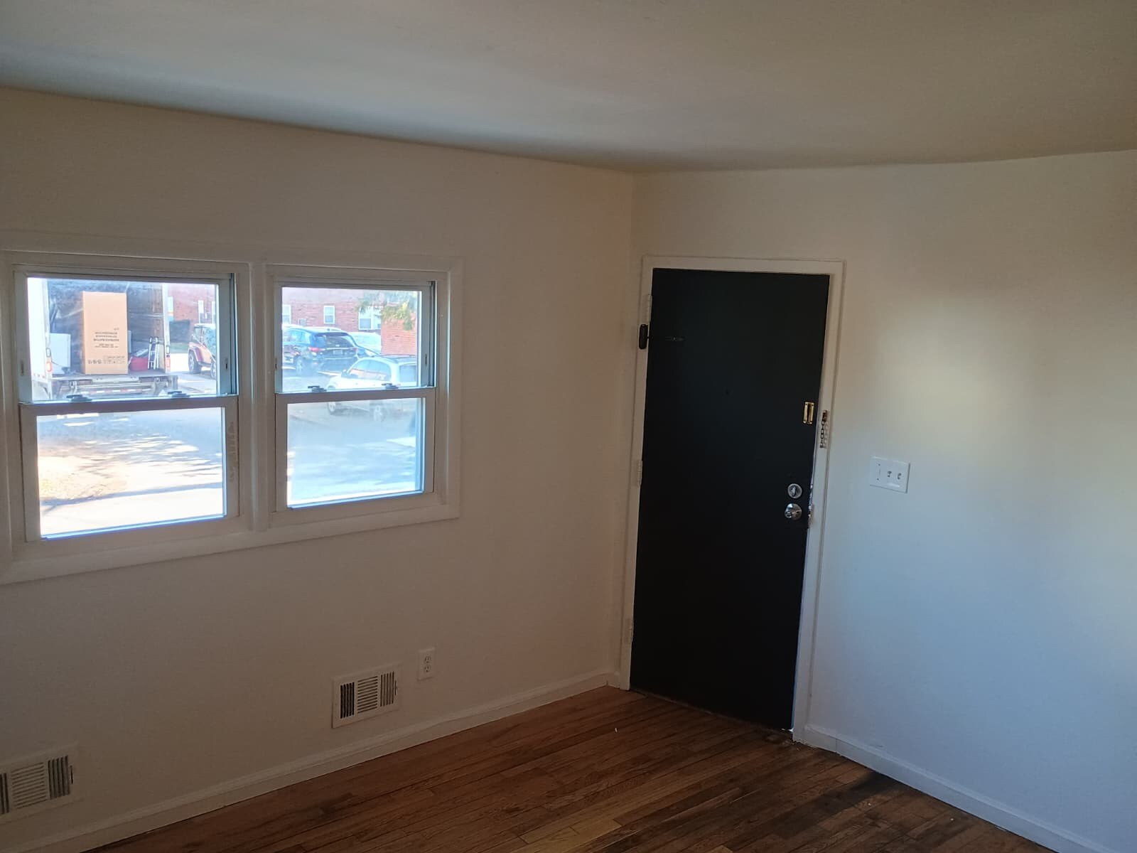 Building Photo - 37 Reservoir Ave