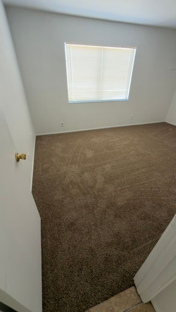 Building Photo - 4295 Sunnyview Ct
