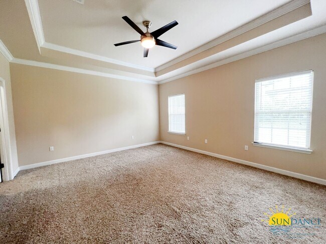 Building Photo - Stunning 4 Bedroom Home in Crestview!
