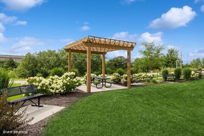 Building Photo - $1,250 | 1 Bedroom, 1 Bathroom Condo | Dog...