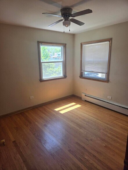 Building Photo - 5757 N Elston Ave