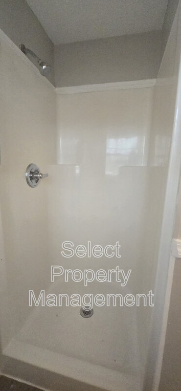 Building Photo - 3914 Maplecrest Rd