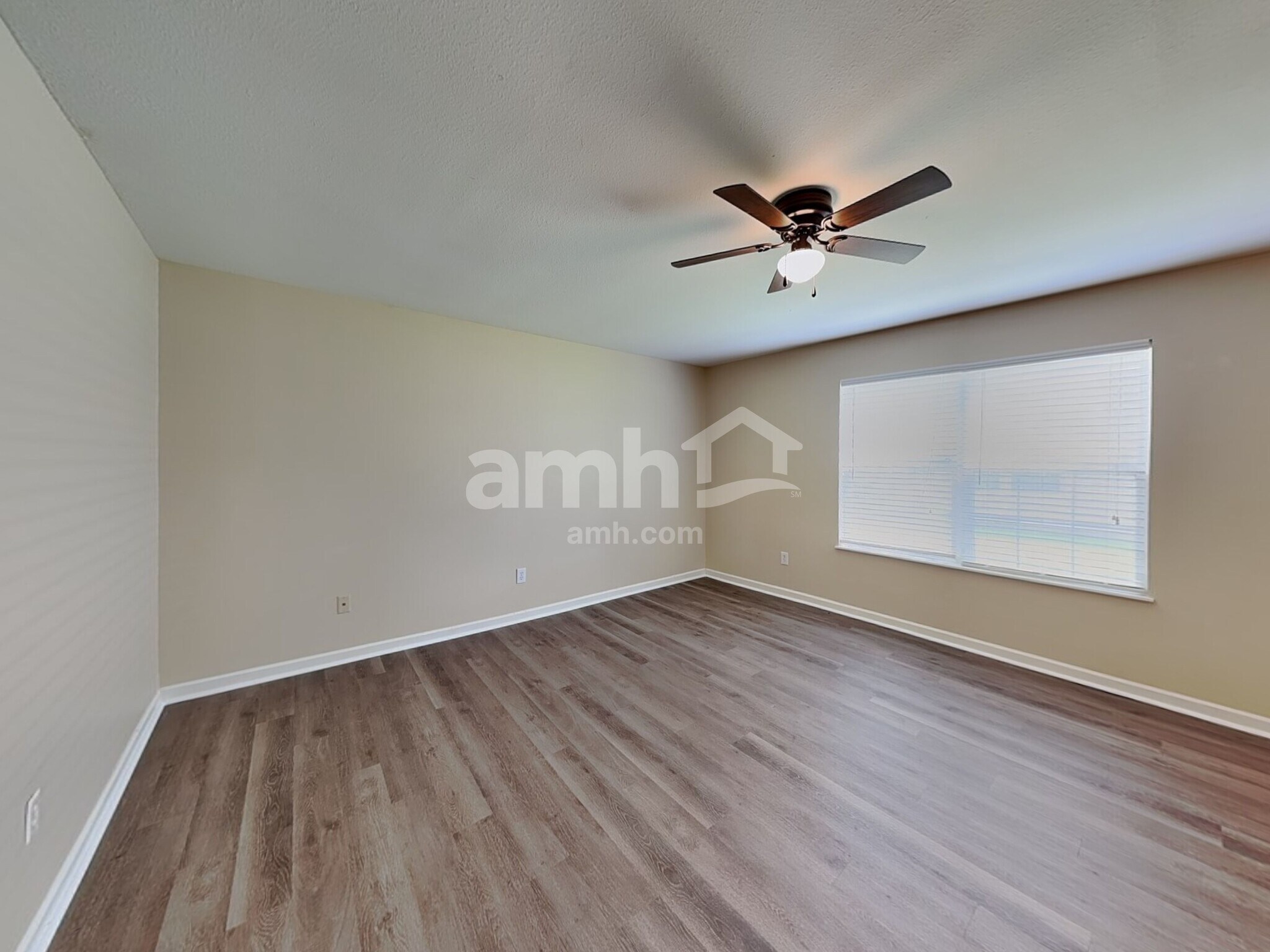 Building Photo - 322 Brookview Dr