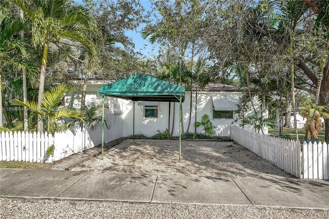 Primary Photo - 5985 SW 41st St