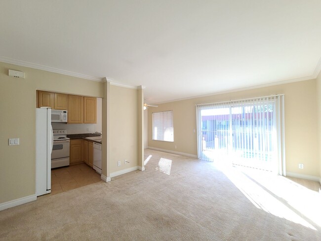 Building Photo - 2 Bedroom Condo in El Cajon with AC!