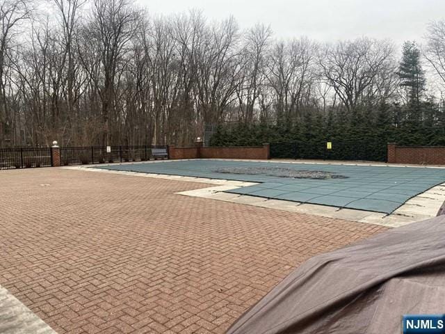 Building Photo - 126 Raintree Ln