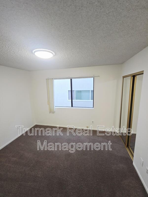 Building Photo - 553 E Orange Grove Ave