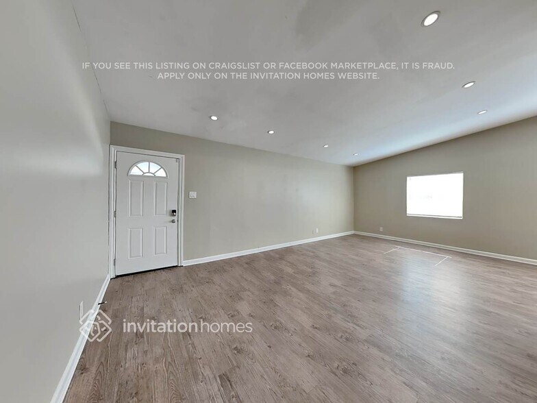 Building Photo - 18612 Arminta St