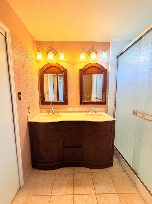 Building Photo - 3632 Candleknoll Cir